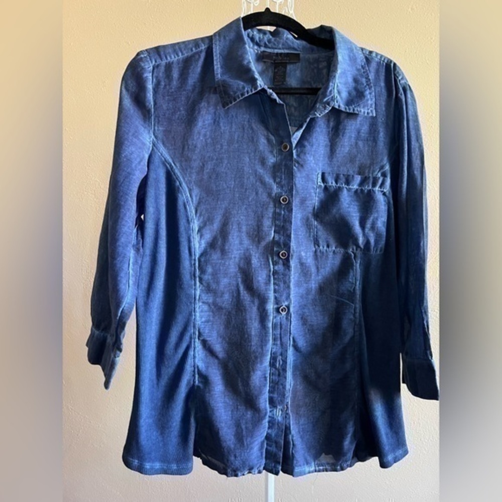 Style & Co. blue button down shirt, 60% cotton, 40% viscose. Size L. EUC.